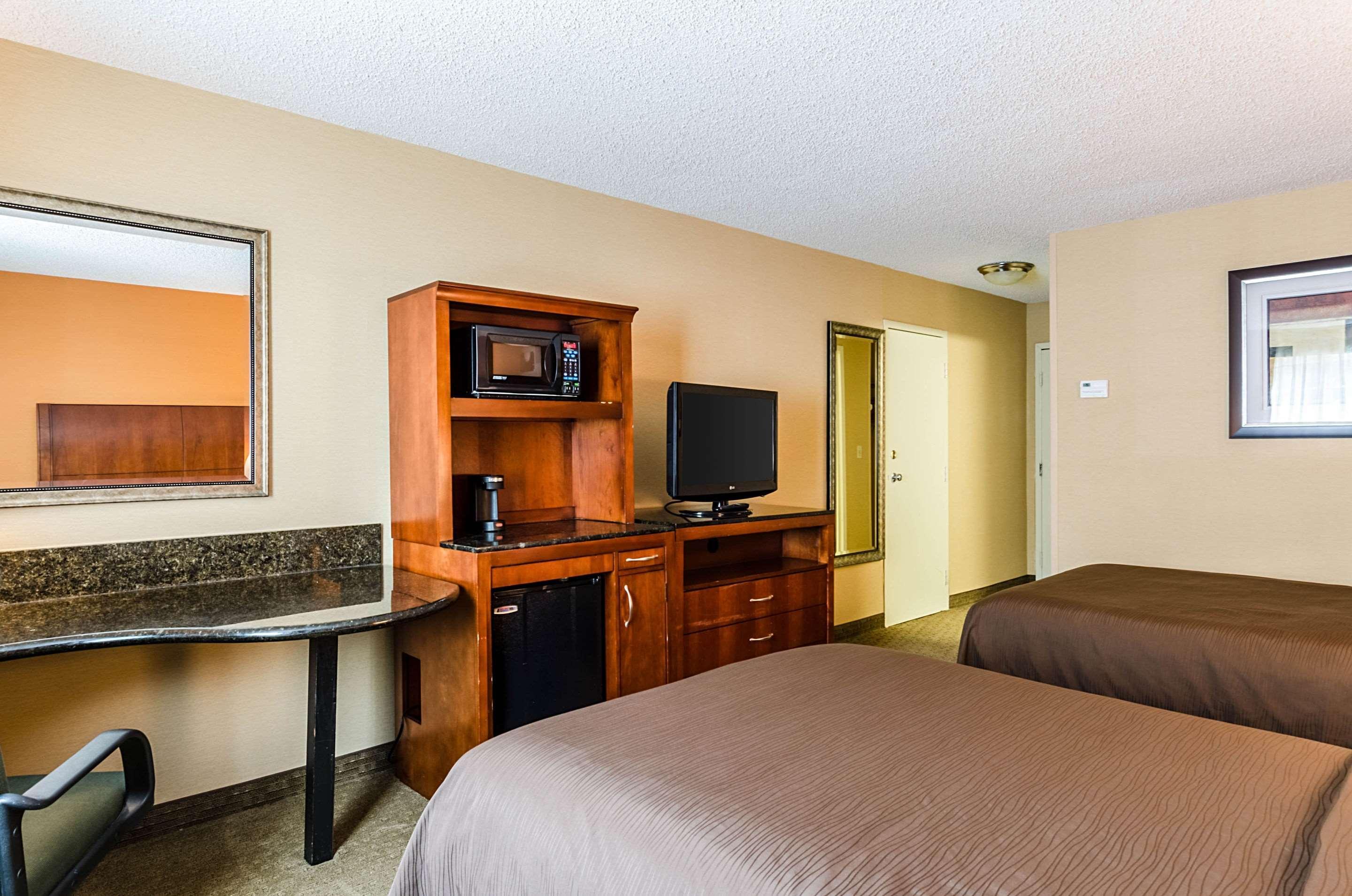 Quality Inn Chicopee-Springfield Exterior foto