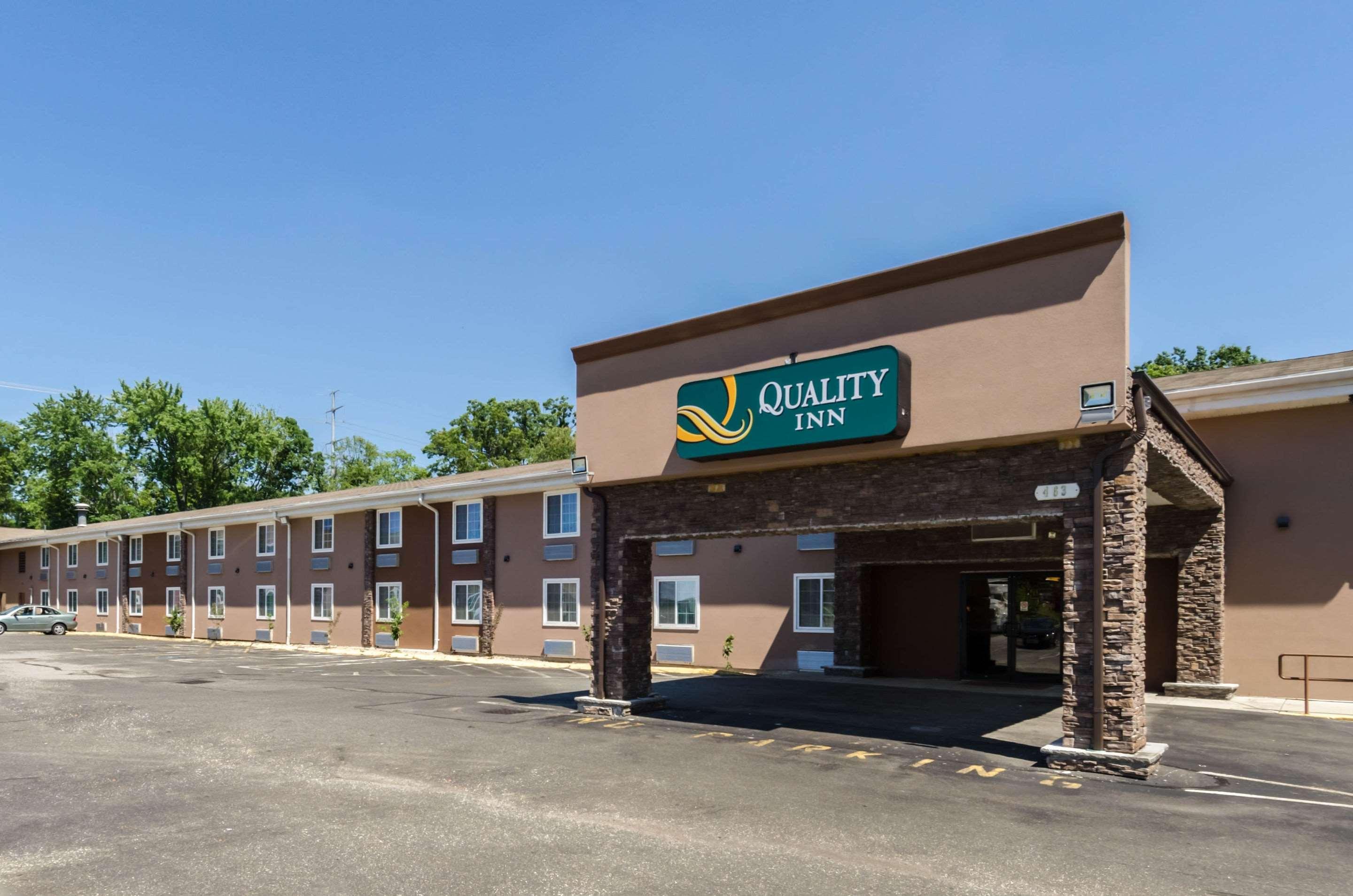 Quality Inn Chicopee-Springfield Exterior foto