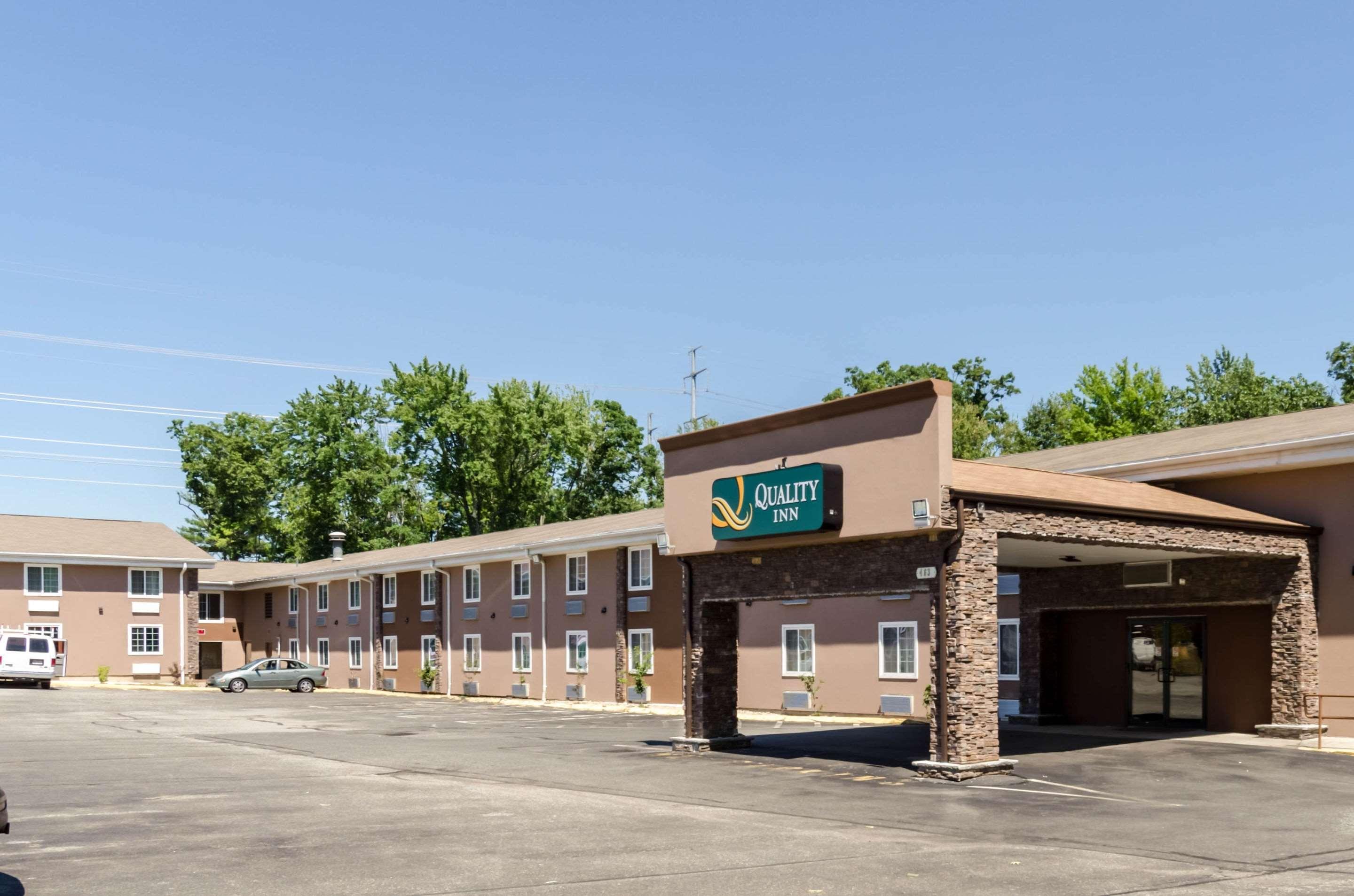 Quality Inn Chicopee-Springfield Exterior foto