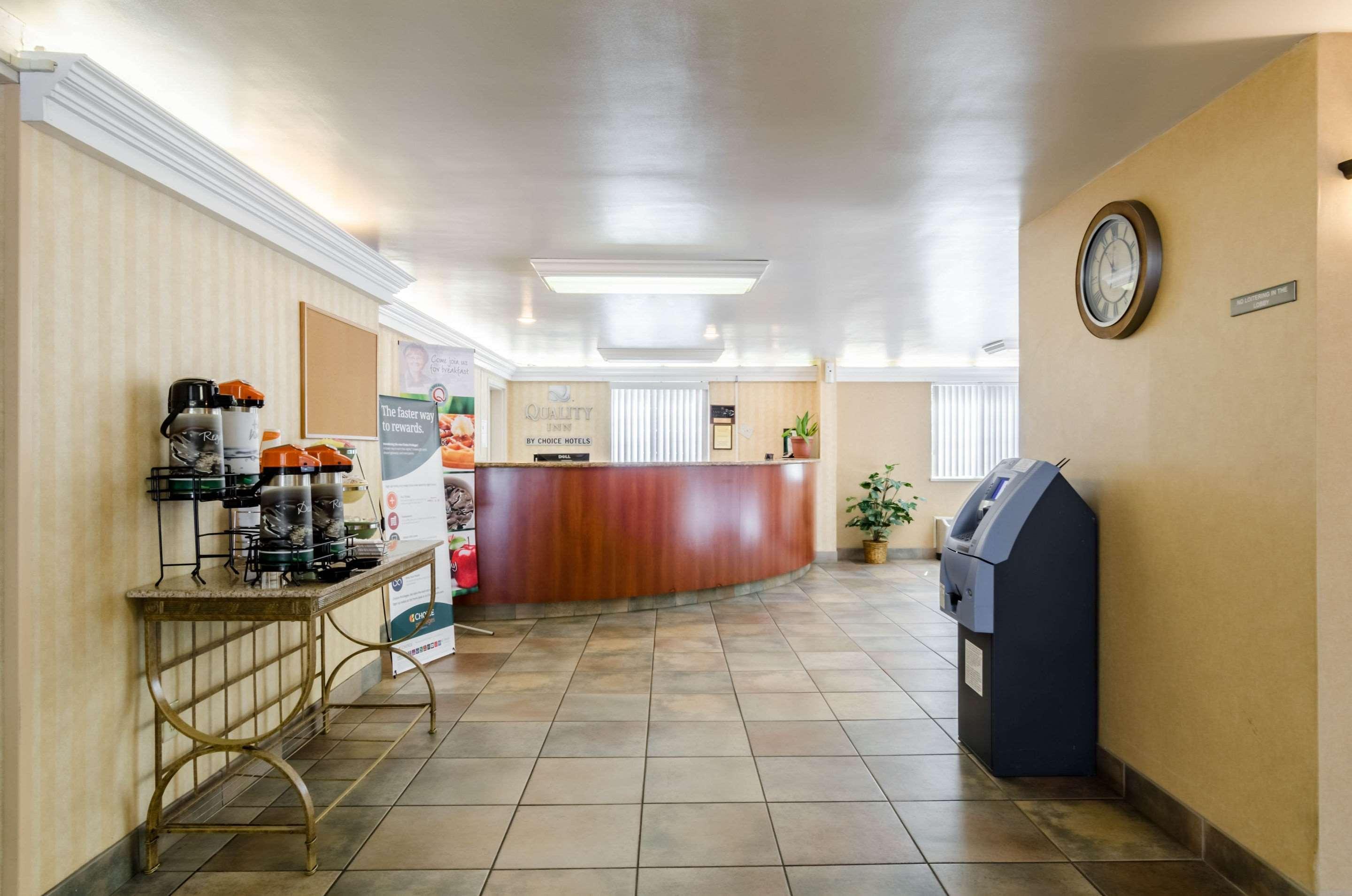Quality Inn Chicopee-Springfield Exterior foto